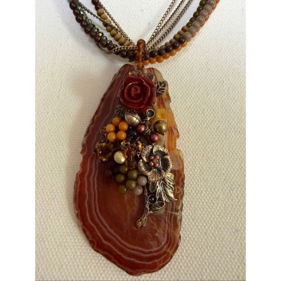 Natural Elements “N” Agate Slice Necklace – Floral Mixed Media Statement Pendant - Picture 2 of 10